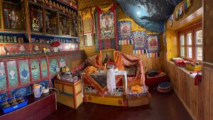 Read more about the article Lawudo & Lama Zopa Rinpoche History